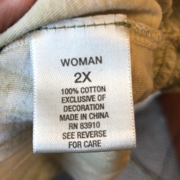 Dress Barn - cute boho style top green and white tie dye, scoop neck with tie - Picture 8 of 9